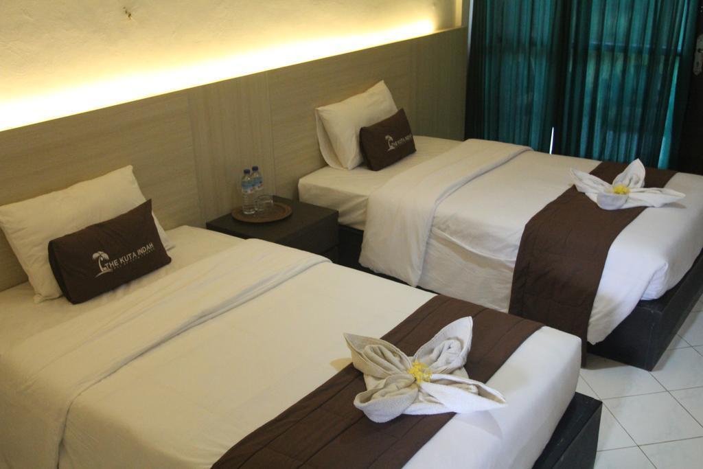 Kuta Indah Hotel מראה חיצוני תמונה