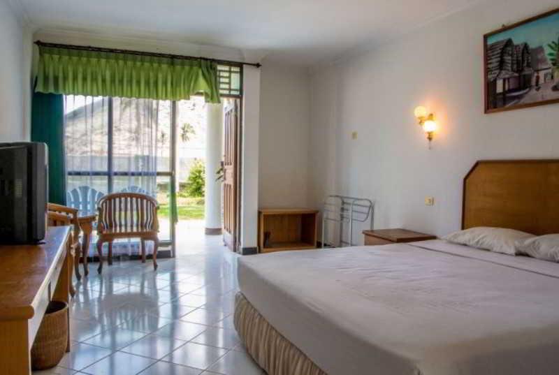 Kuta Indah Hotel מראה חיצוני תמונה