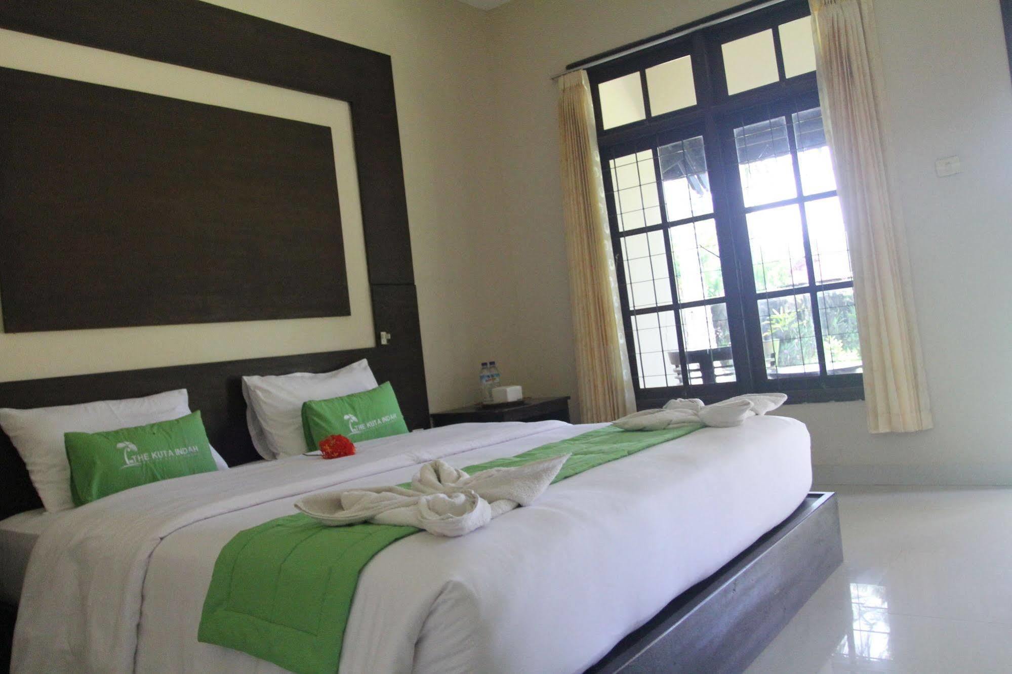 Kuta Indah Hotel מראה חיצוני תמונה