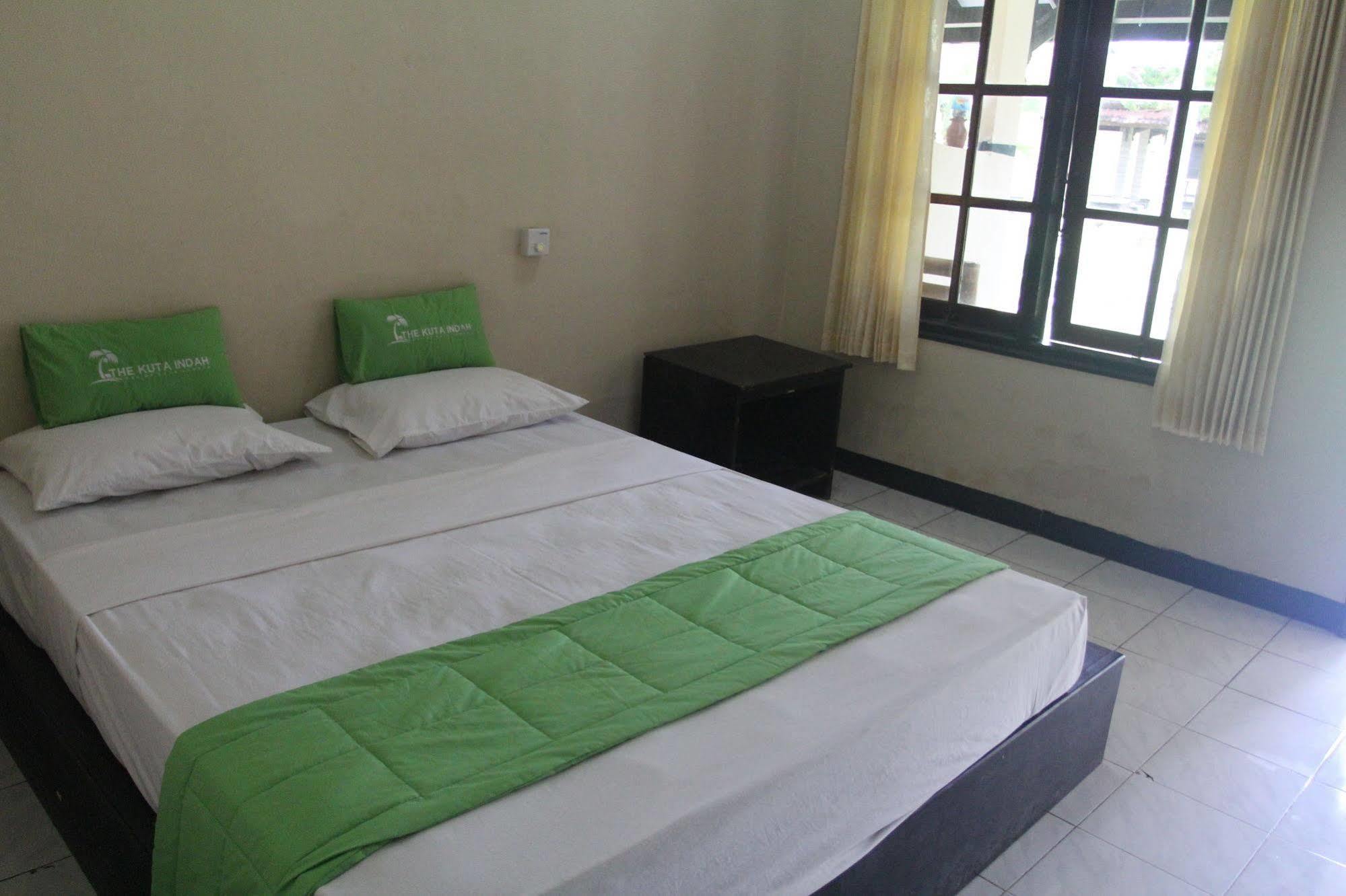 Kuta Indah Hotel מראה חיצוני תמונה