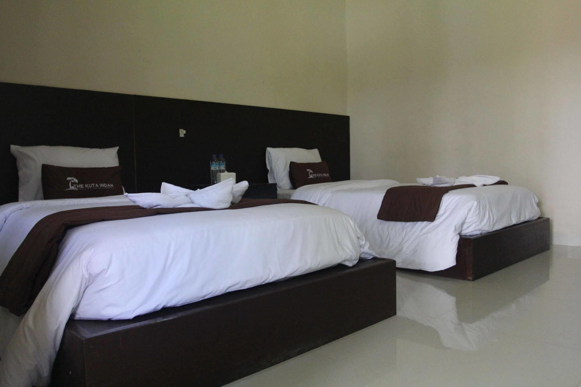 Kuta Indah Hotel מראה חיצוני תמונה