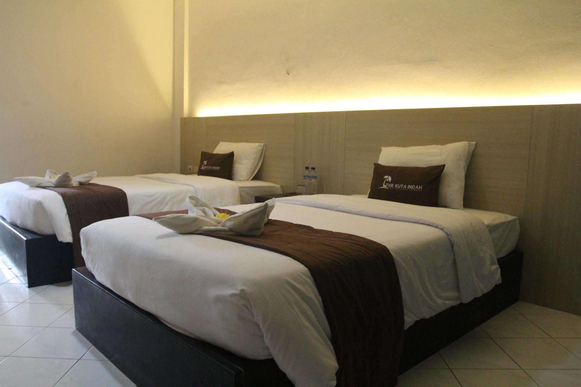Kuta Indah Hotel מראה חיצוני תמונה