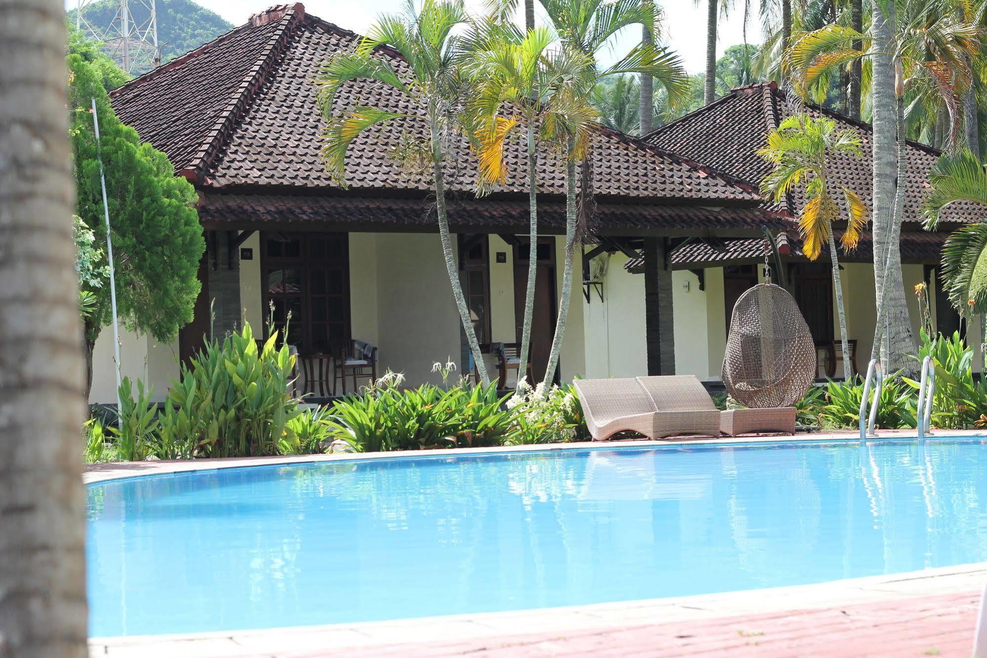 Kuta Indah Hotel מראה חיצוני תמונה