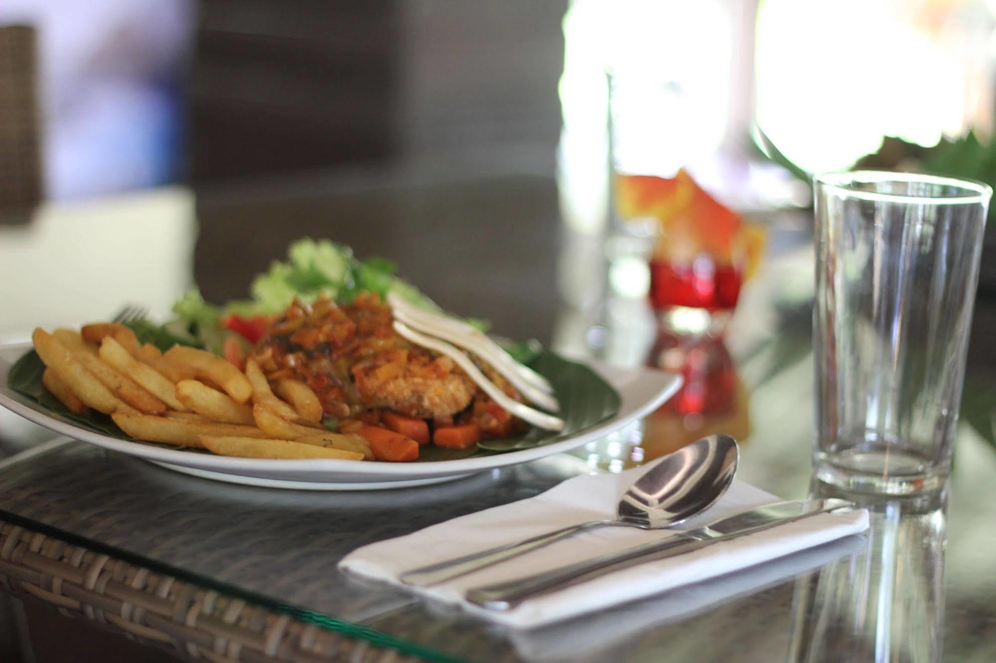 Kuta Indah Hotel מראה חיצוני תמונה