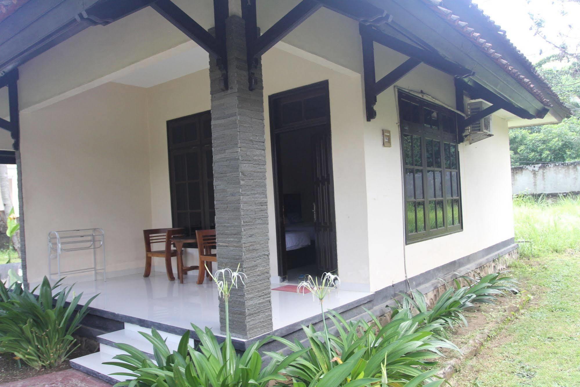 Kuta Indah Hotel מראה חיצוני תמונה