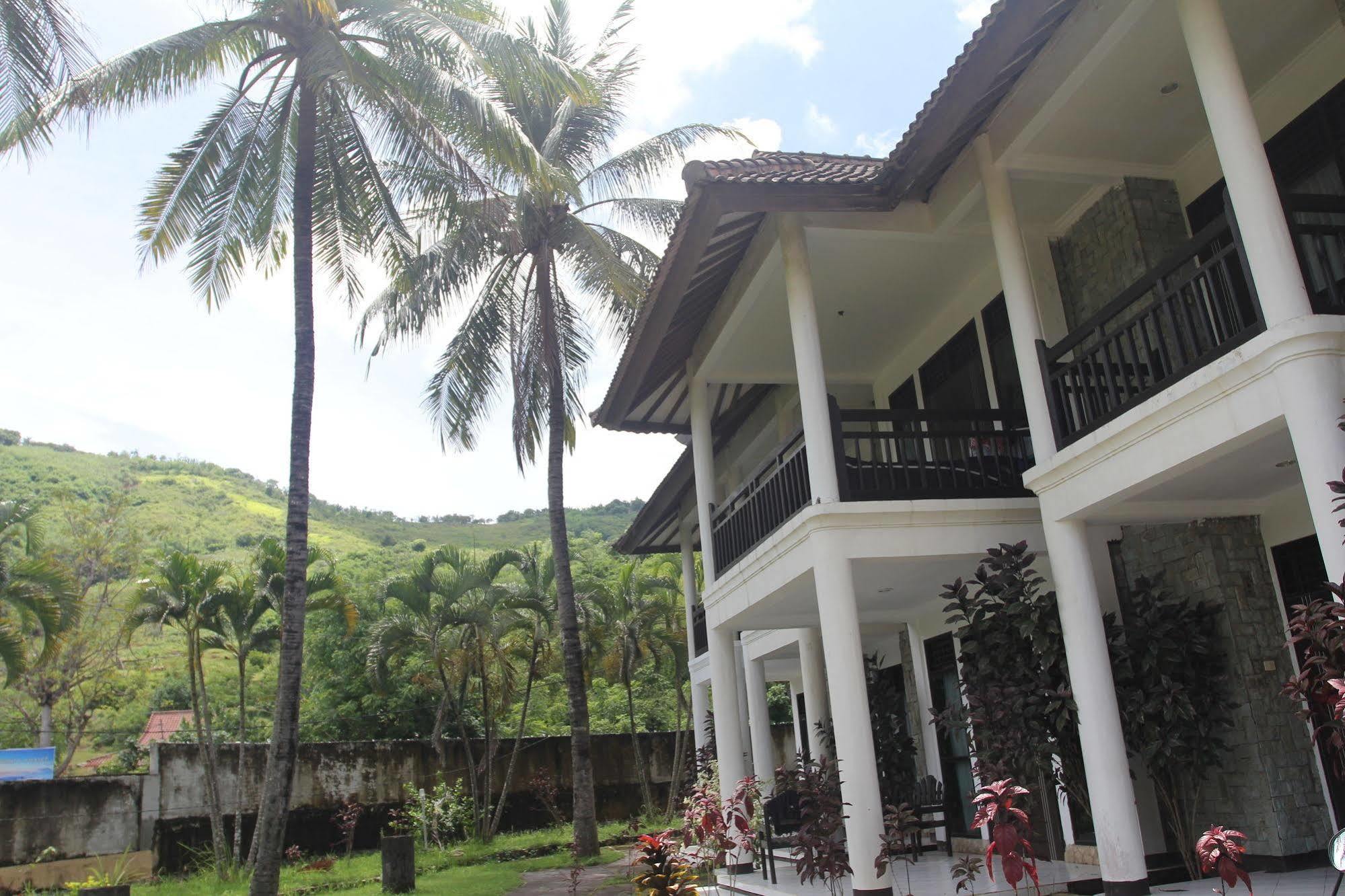 Kuta Indah Hotel מראה חיצוני תמונה