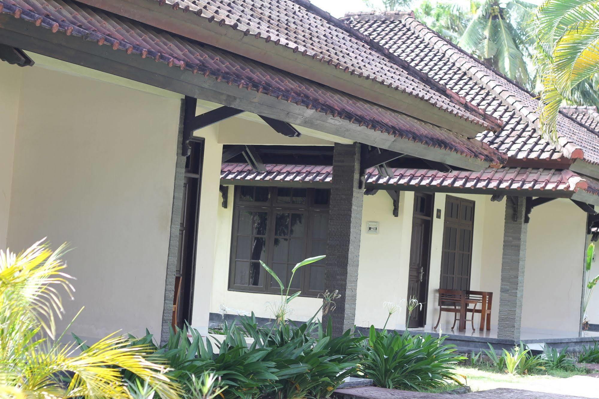 Kuta Indah Hotel מראה חיצוני תמונה