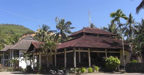 Kuta Indah Hotel מראה חיצוני תמונה