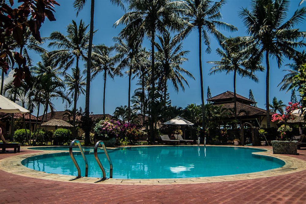 Kuta Indah Hotel מראה חיצוני תמונה